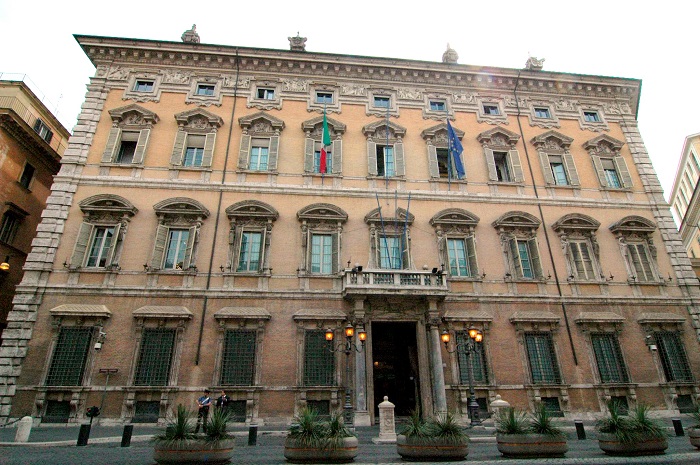 Commissione Covid. Scontro tra maggioranza e opposizione. La Russa: “Pieno coinvolgimento di tutti”. Le opposizioni: “Lisei si dimetta”