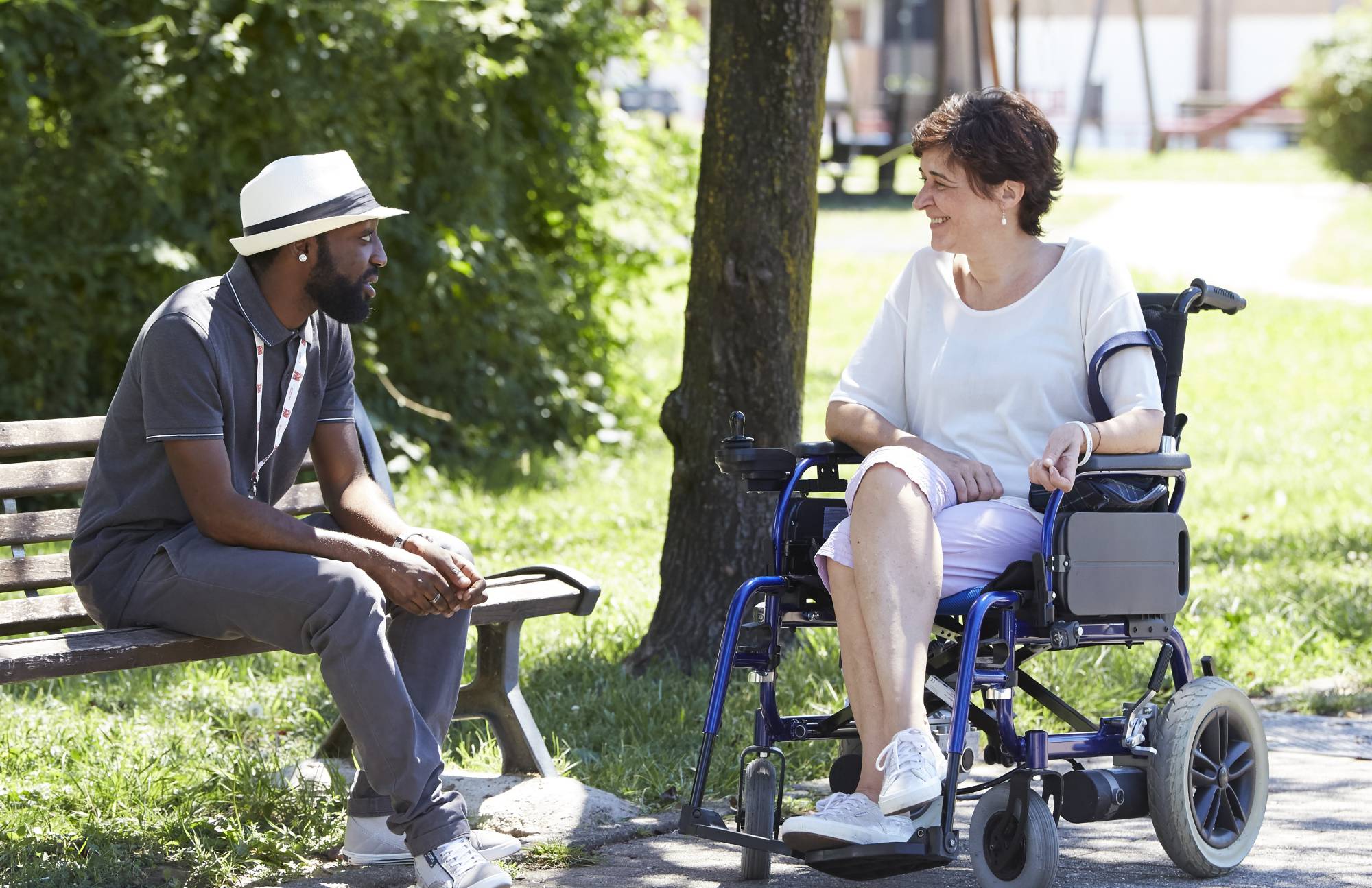 Sclerosi multipla, la malattia limita la vita sociale di una persona su due