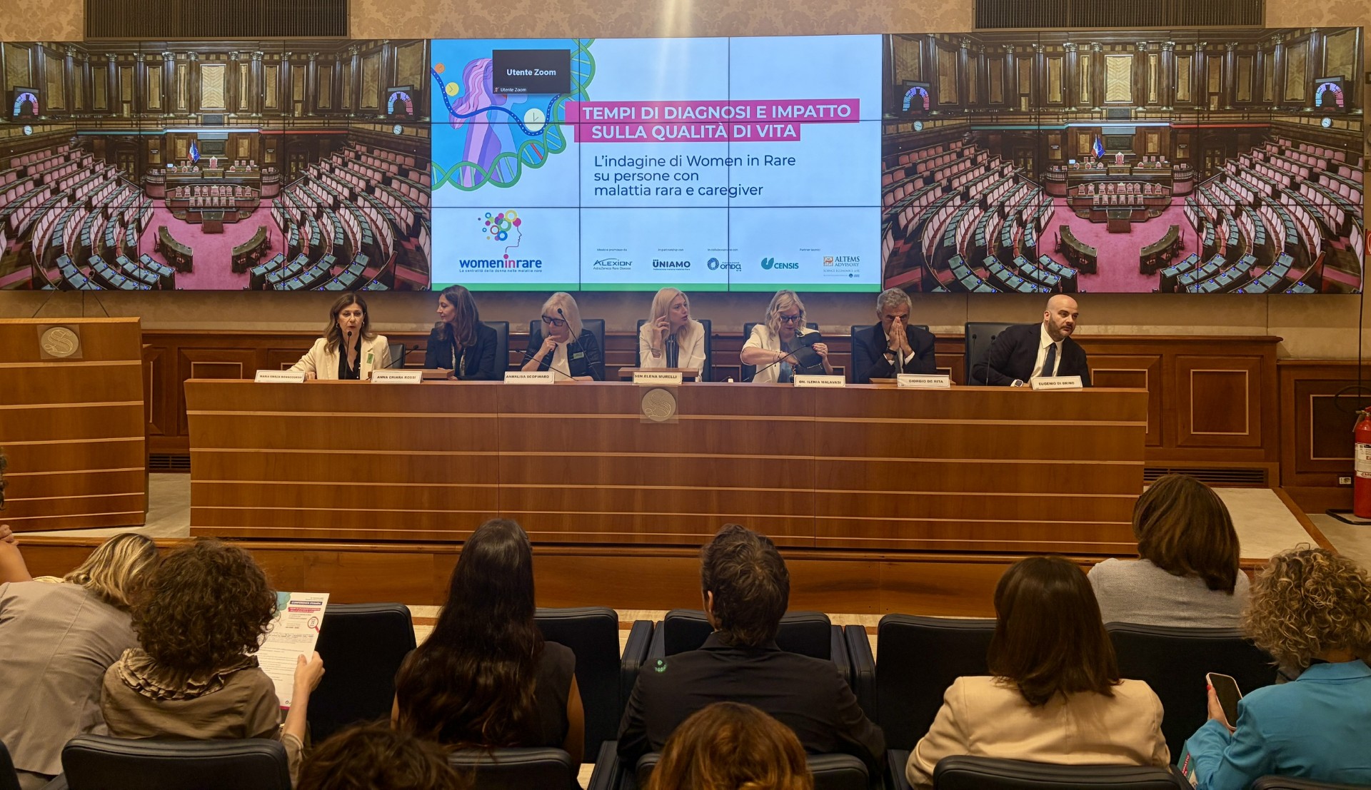 Malattie rare, il ritardo diagnostico ha un volto femminile: “Le donne aspettano due anni in più degli uomini per la diagnosi”