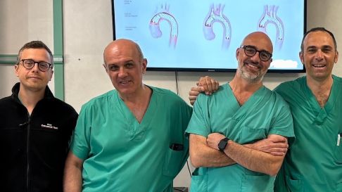 Riparare l’aorta senza aprire il torace e senza fermare il cuore. Intervento al Policlinico Tor Vergata