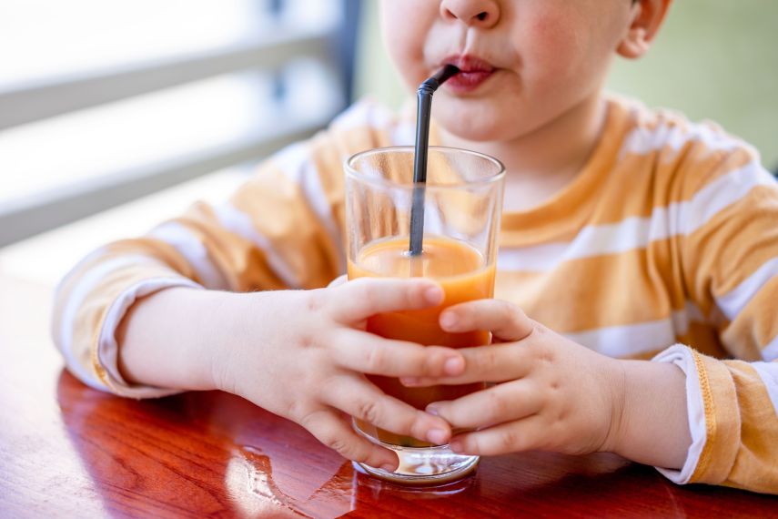 Ipertensione, più a rischio chi consuma bibite zuccherate e succhi di frutta fin dall’infanzia