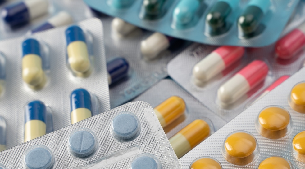 Farmaci. Aifa studia revisione del Prontuario e clausola di salvaguardia. Aziende contrarie e timori per l’impatto sui cittadini. Ministero frena e chiede basi tecnico-scientifiche più solide