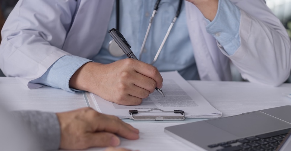 Case di Comunità. Per i medici di famiglia un compenso di 38,72 euro l’ora con turni di almeno 3 ore continuative. Arriva la firma sul contratto tra la Sisac e i sindacati Fimmg e Fmt. No di Smi e Snami