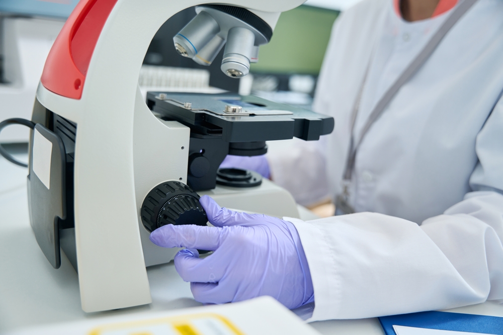 Tumore al seno: test genomici al 90% nel 2026, riducono del 48% il ricorso alla chemioterapia