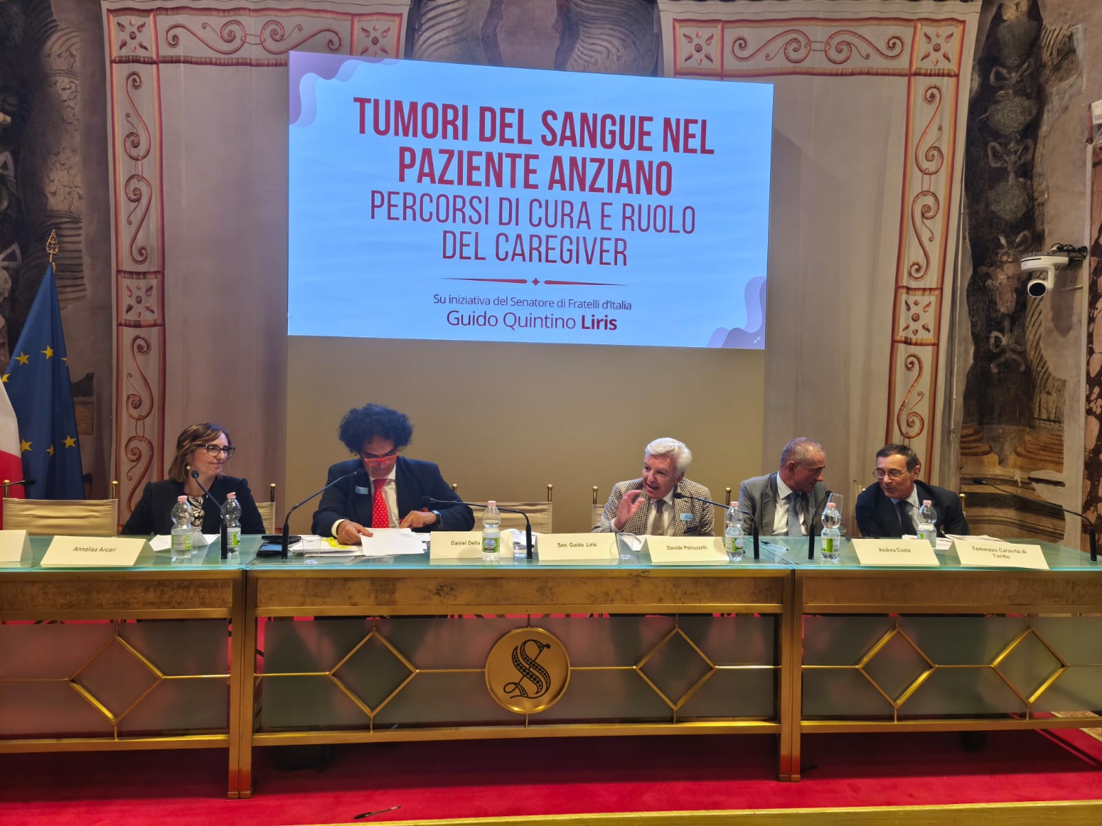 Tumori del sangue negli anziani, il caregiver è parte della cura: “Senza supporto anche le terapie innovative rischiano di fallire”