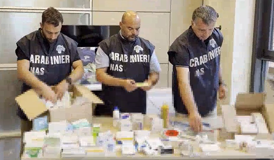 Nas. Ricette Ssn rubate, farmaci oppioidi e peculato: quattro misure cautelari tra Pistoia e Lucca. Ai domiciliari un dipendente Estar