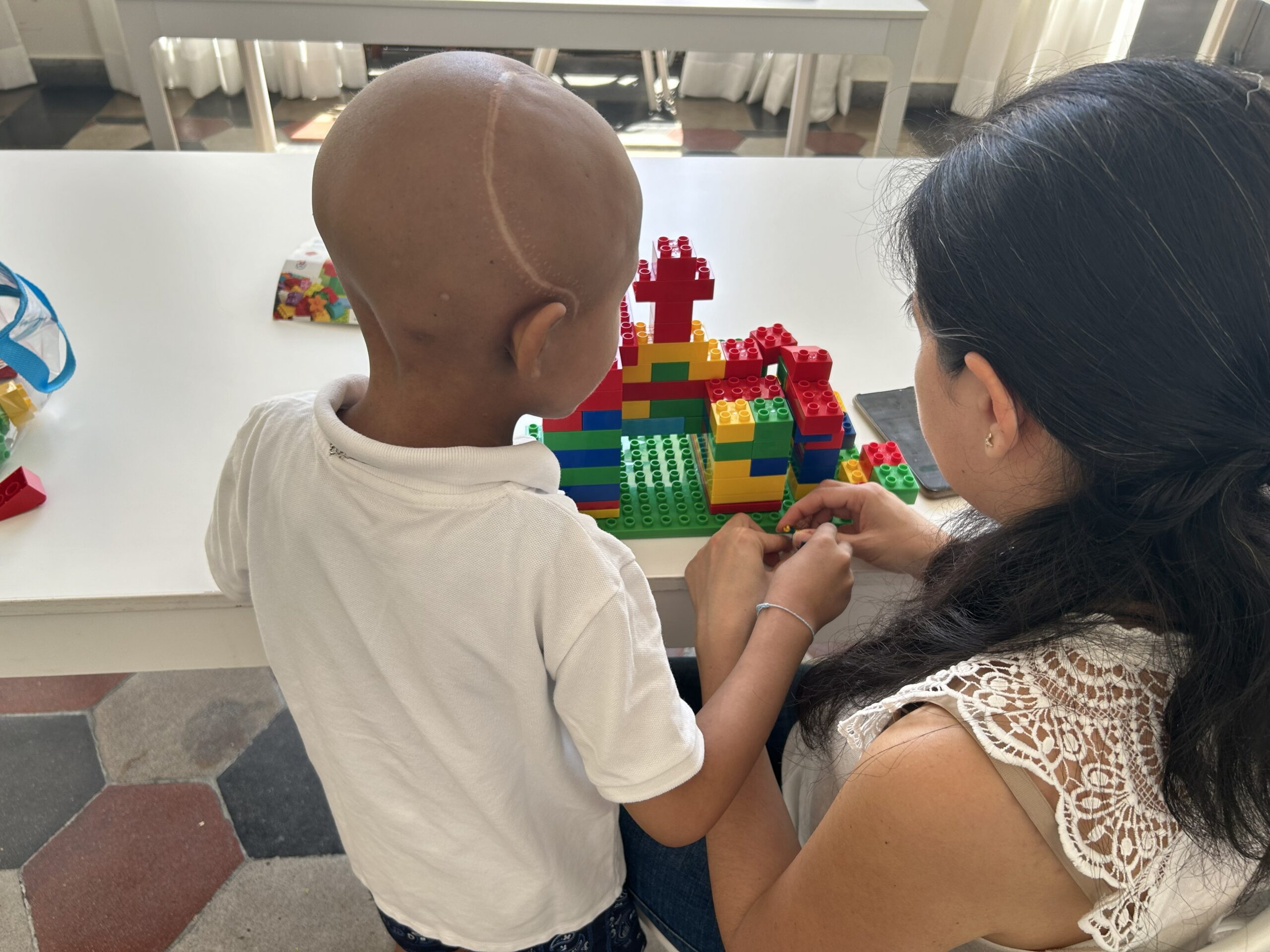 Tumori pediatrici, FAVO: “Sette genitori su dieci si sentono soli durante le cure”