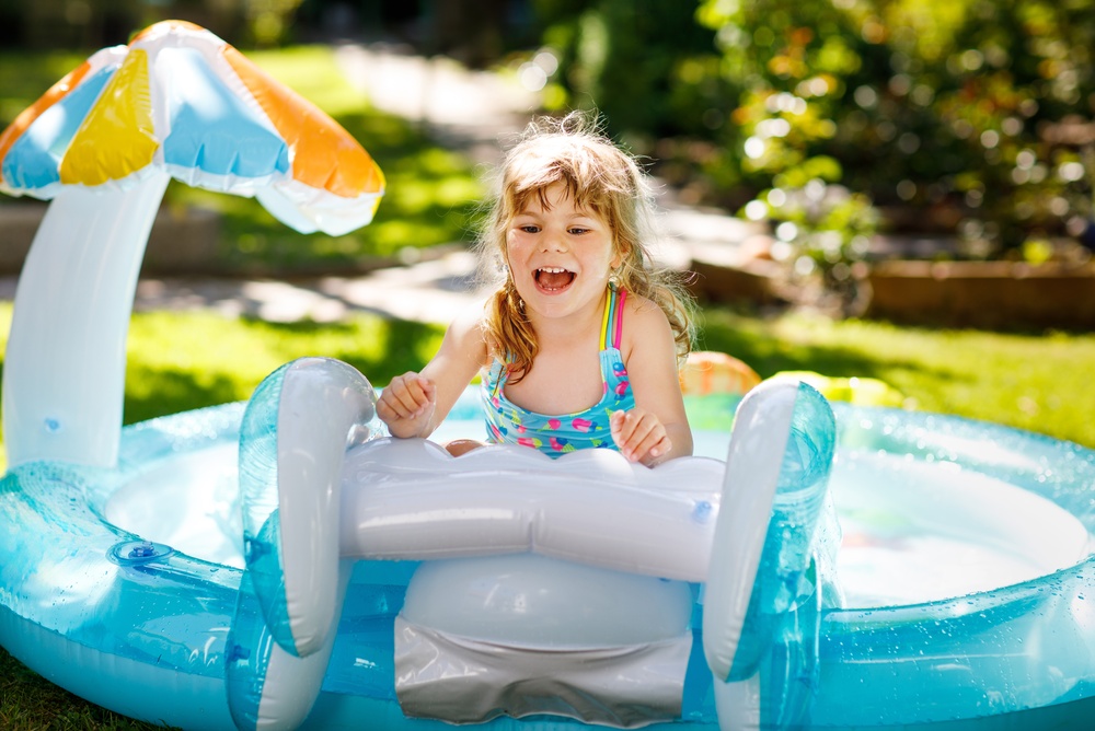 Bambini e piscine gonfiabili: perché anche pochi centimetri d’acqua possono essere pericolosi