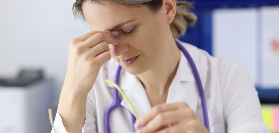 Estate: in ospedale aumenta del 20% la carenza di medici. E uno su 5 deve rinunciare a ferie