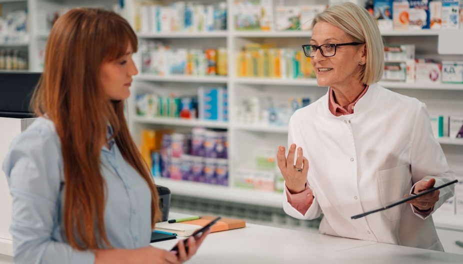 Farmacisti sempre più centrali nella gestione dei disturbi minori, ma senza tempo né adeguato riconoscimento economico. Il report FIP