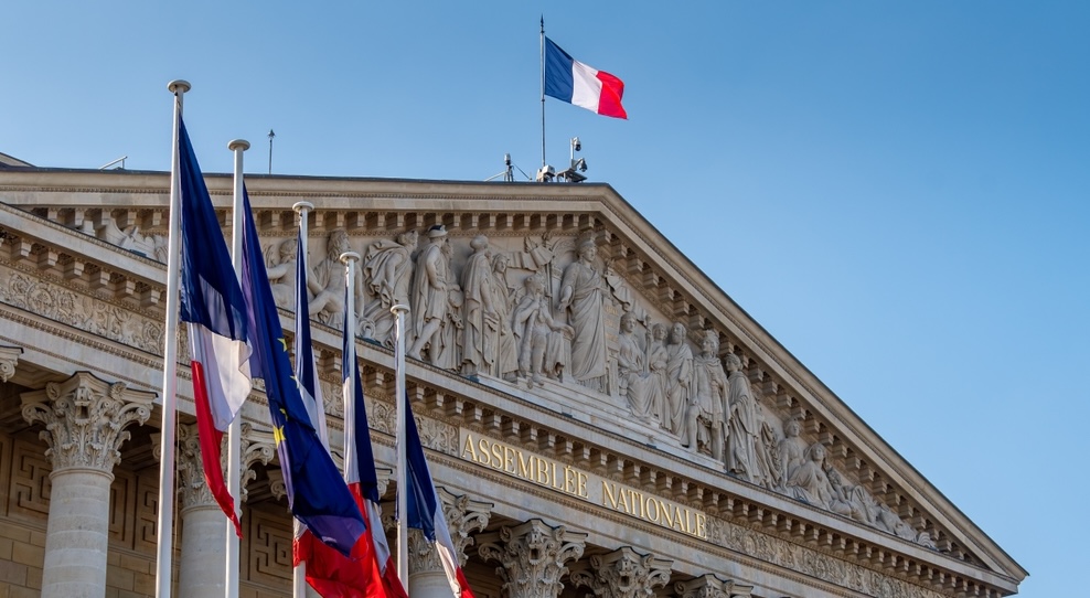 Fine vita, svolta in Francia. L’Assemblea nazionale approva in via definitiva la legge sull’”aiuto a morire”