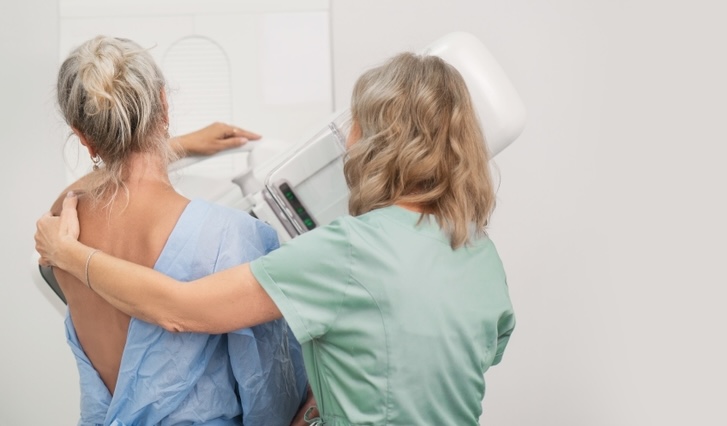 Screening oncologici 2025: più di un italiano su 2 non aderisce. Migliora la mammografia e frena lo screening cervicale. Resta il divario Nord-Sud