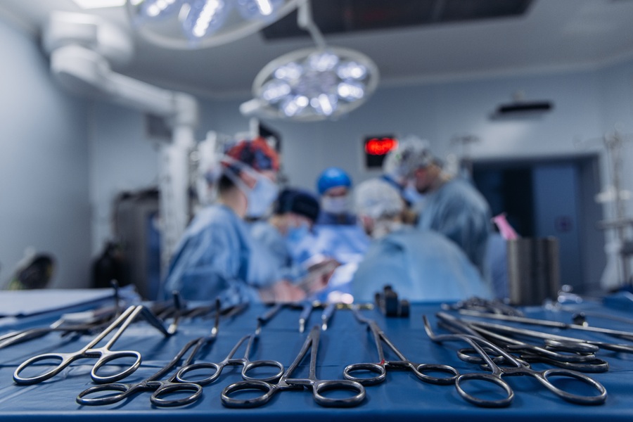 Valvola aortica, la procedura senza chirurgia efficace quanto l’intervento tradizionale